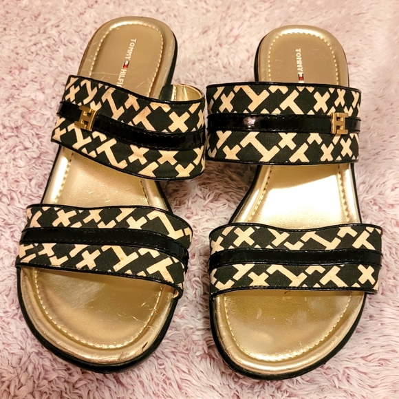 Tommy Hilfiger black & white design shoes - Picture 1 of 7